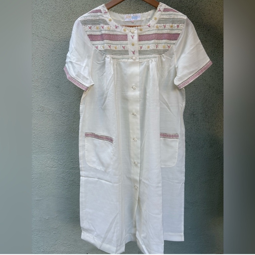 Vintage Lily Embroidered Nightgown Set Sleeveless and Cover Brand New w/o Tags